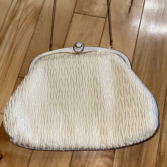 Vintage Goldco Textured Purse - Picture 2 of 9